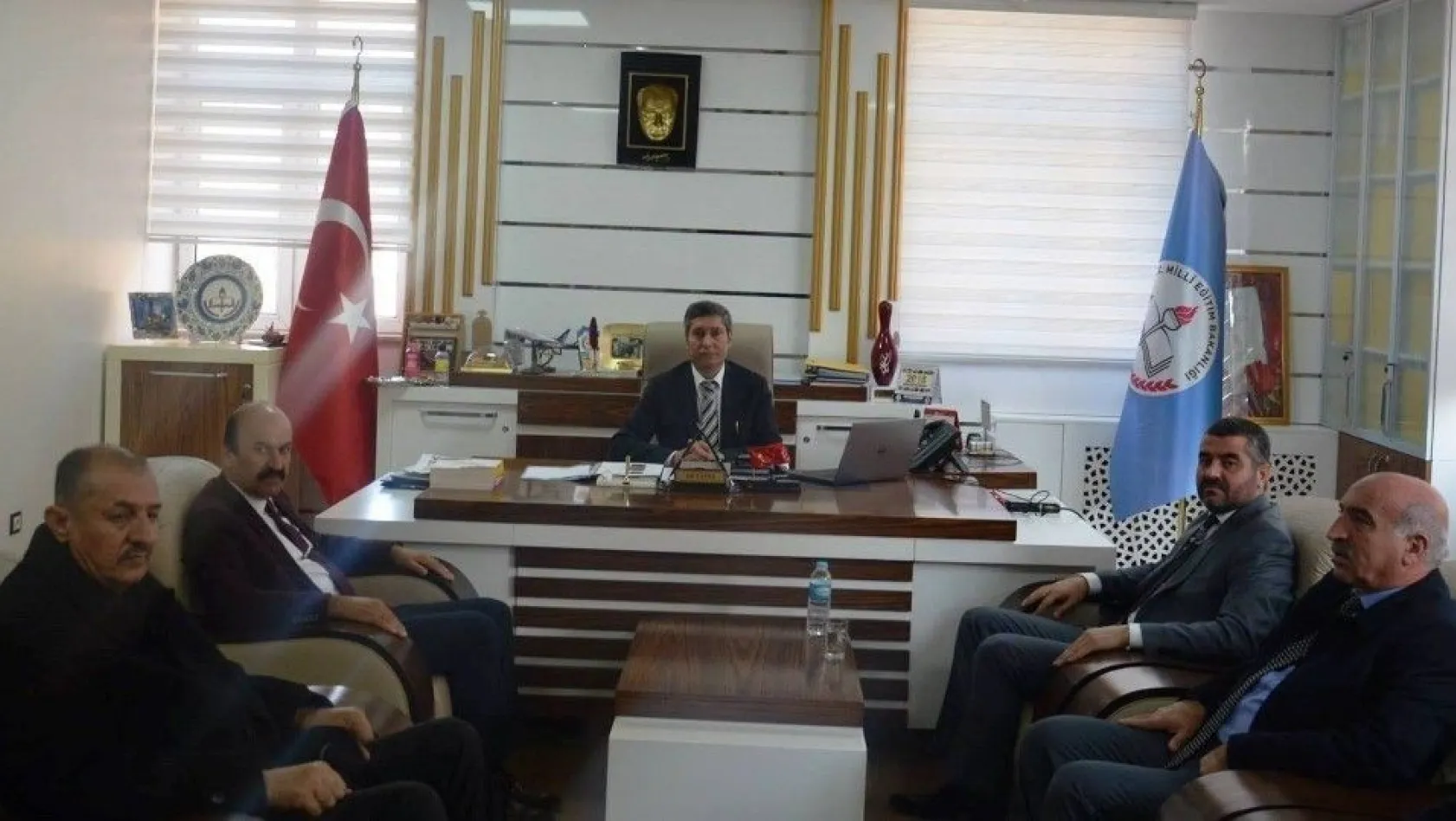 MHP'li Avşar'dan Malatya eğitimine övgü
