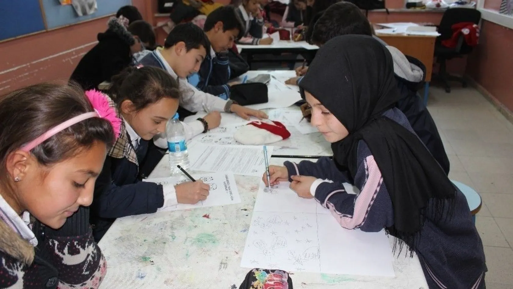 Erzincan Gençlik Merkezi Gidilmedik Yer  Çalınmadık Gönül Bırakmıyor
