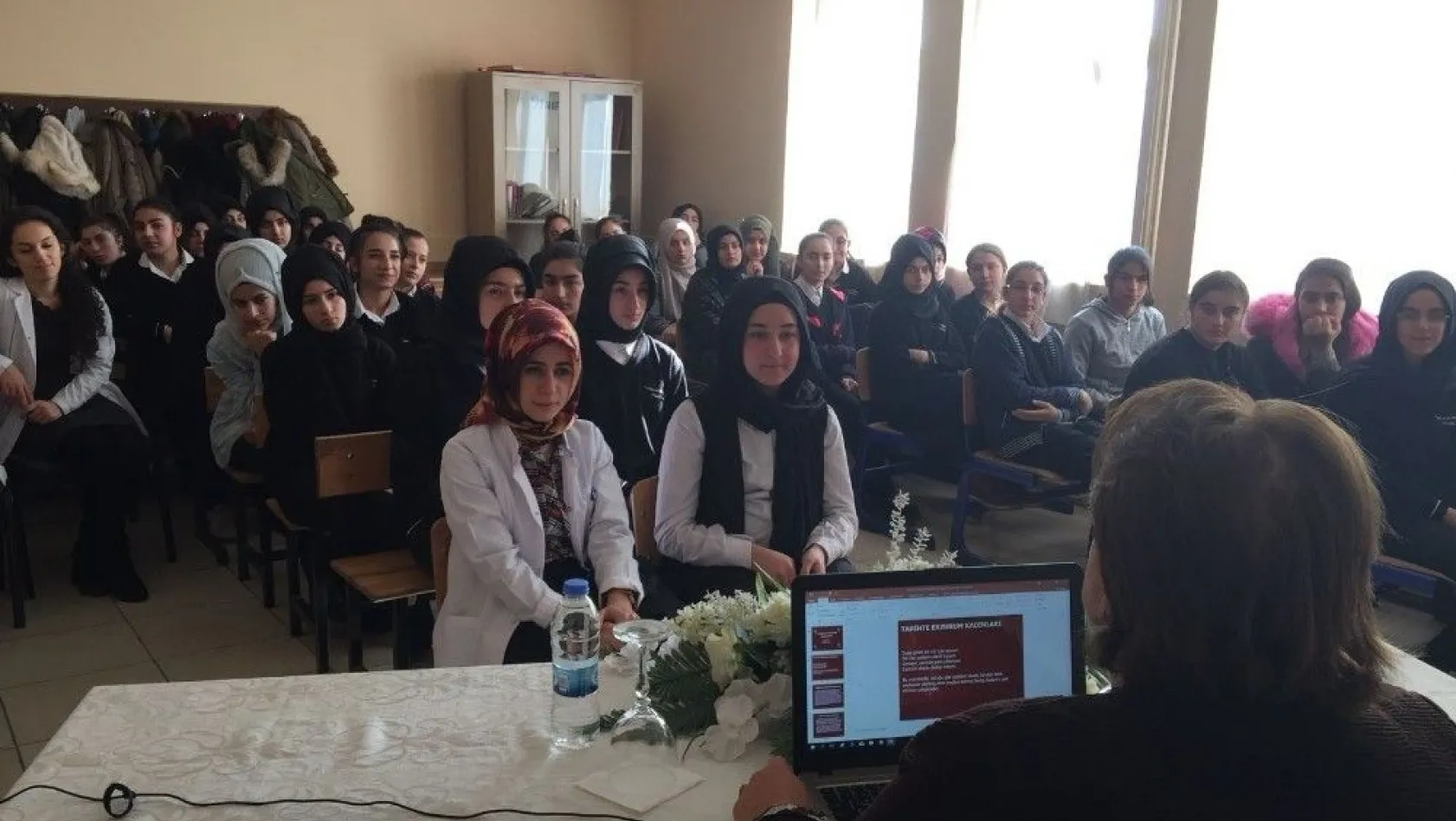 Çomaklı 'Tarihe yazılmış Erzurumlu Kadınlar'ı anlattı
