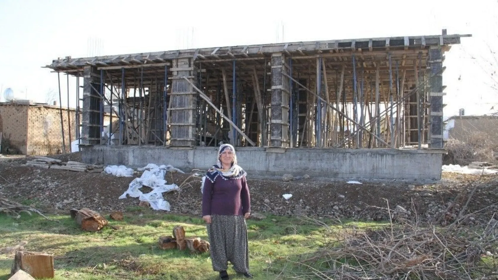Kayyum atanan Bismil Belediyesinden dar gelirli 3 aileye ev
