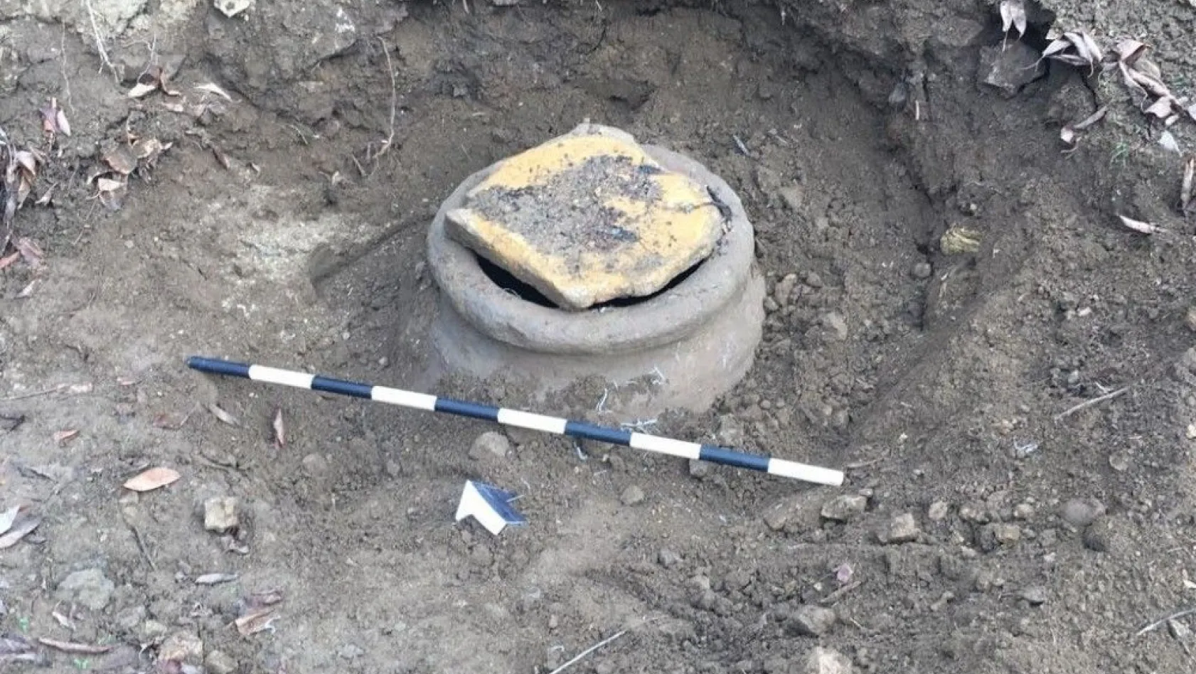 Malatya'da 2 bin yıllık küp bulundu