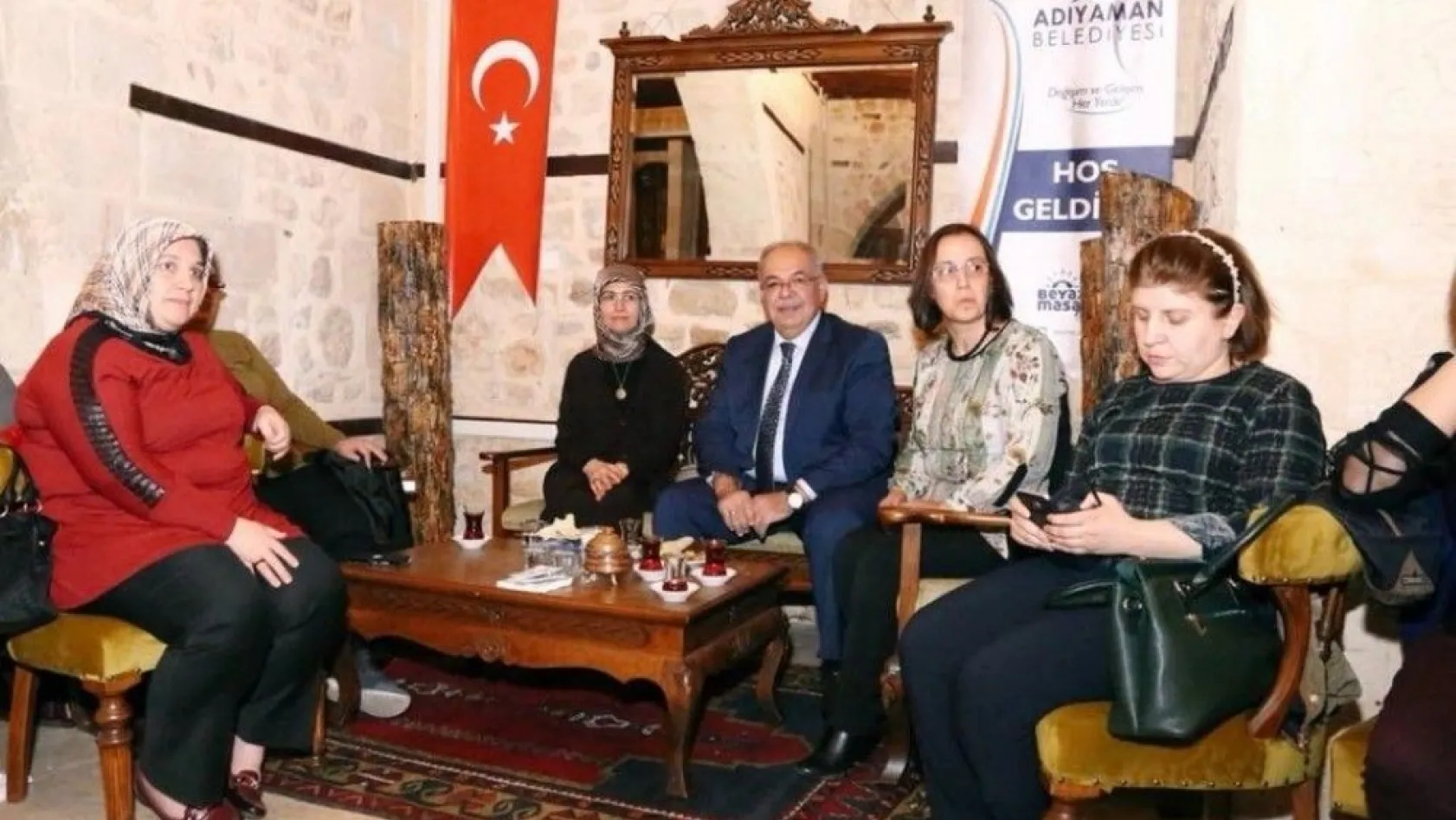 Başkan Kutlu AK Parti İslahiye Kadın Kollarını ağırladı
