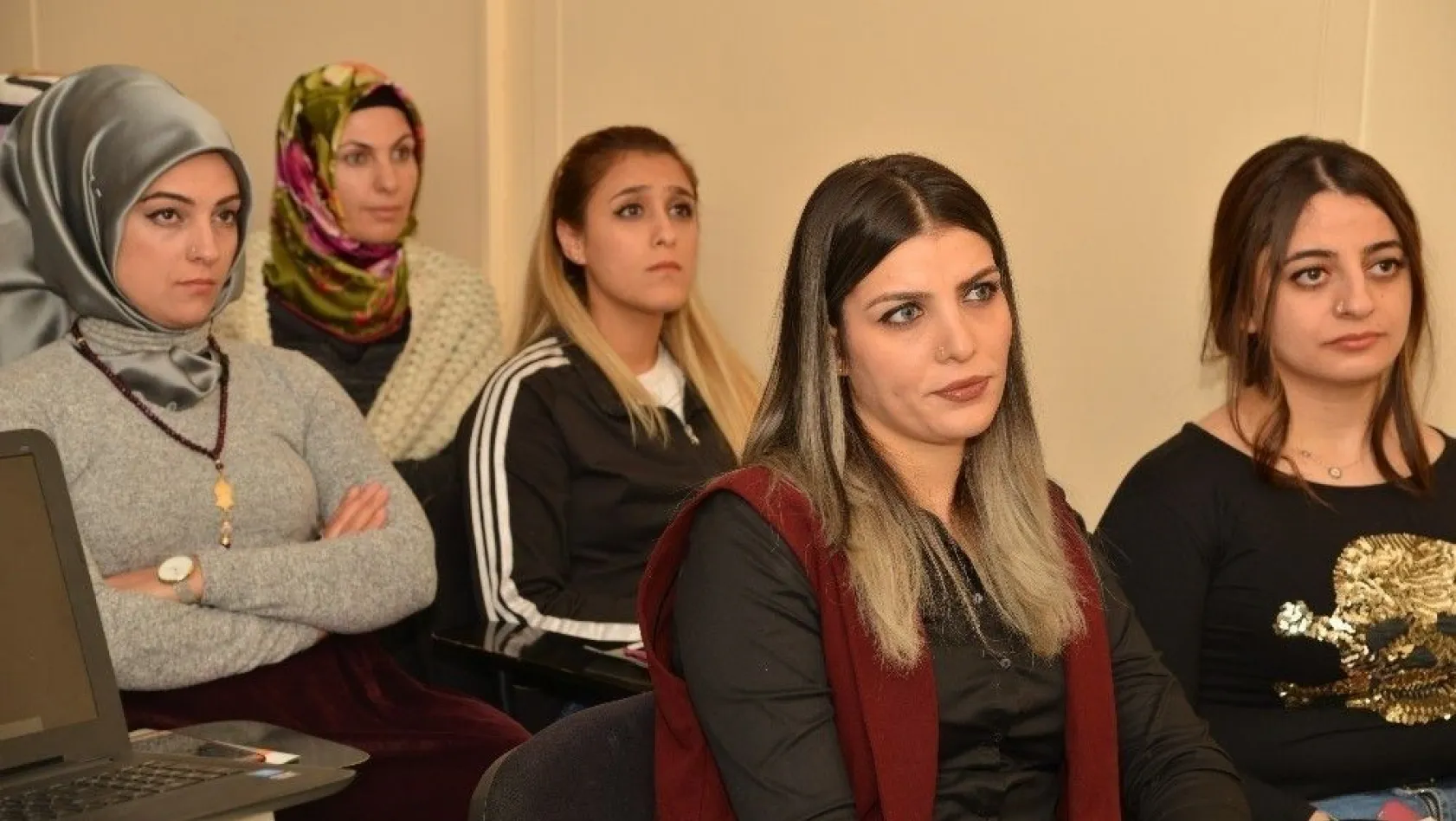 Büyükşehir'den kadınlara bağımlılıkla mücadele eğitimi

