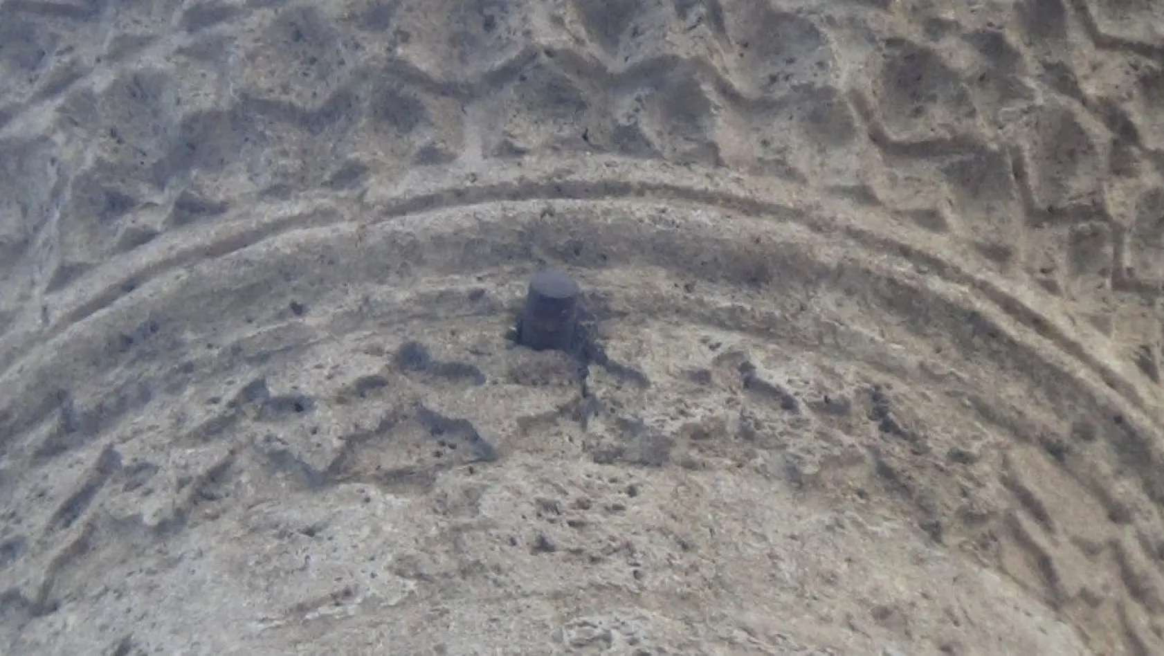 Minaredeki 98 yıllık patlamamış top mermisi
