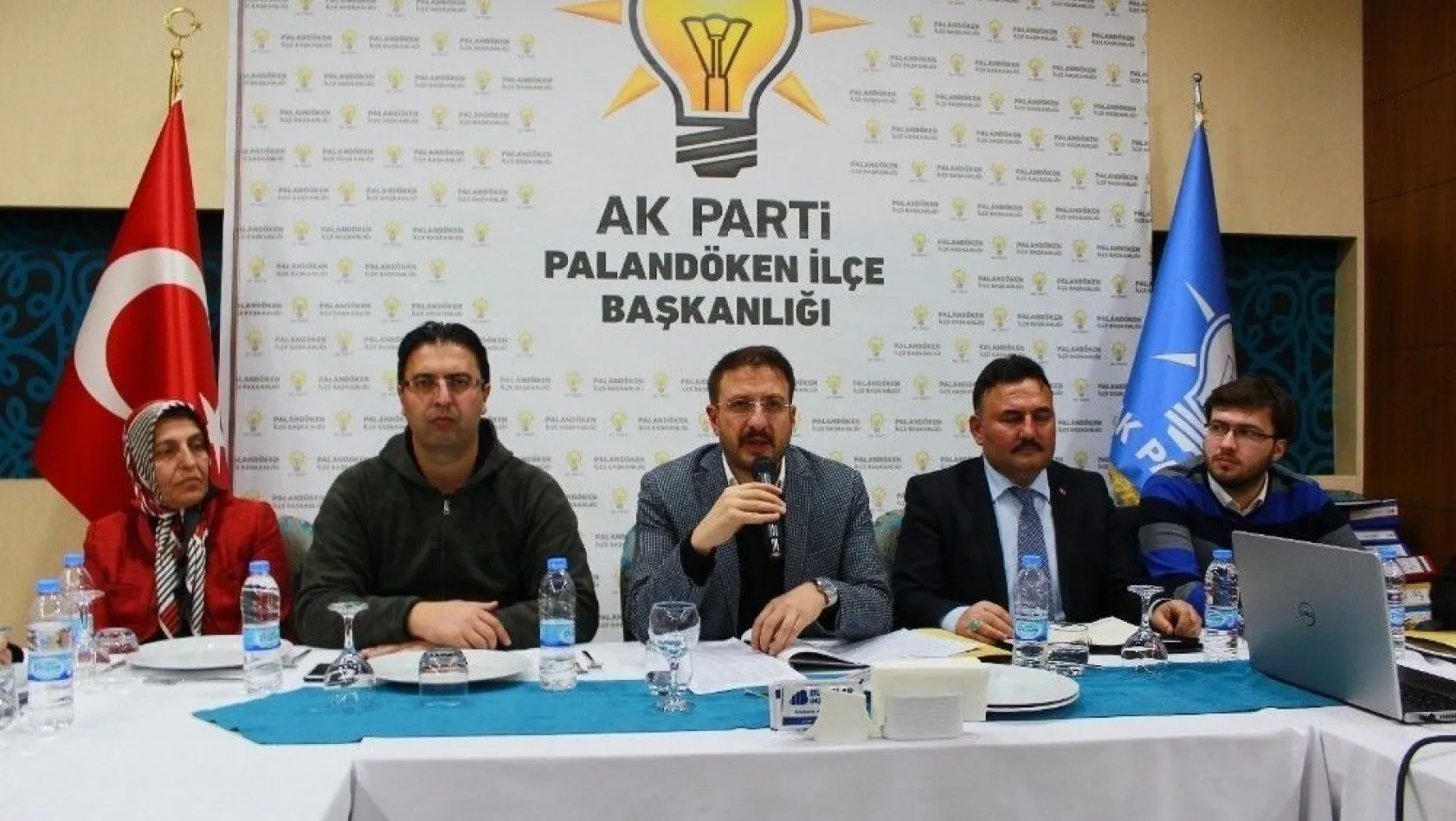 AK Parti Palandöken İlçe Başkanlığı basın ile buluştu
