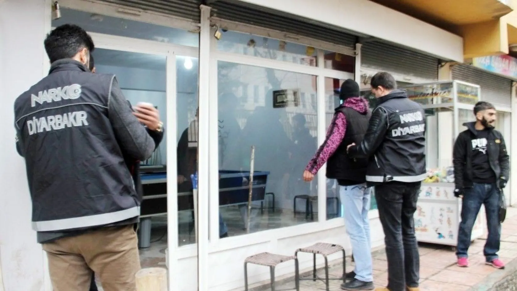 Diyarbakır polisinden okul çevrelerinde denetim
