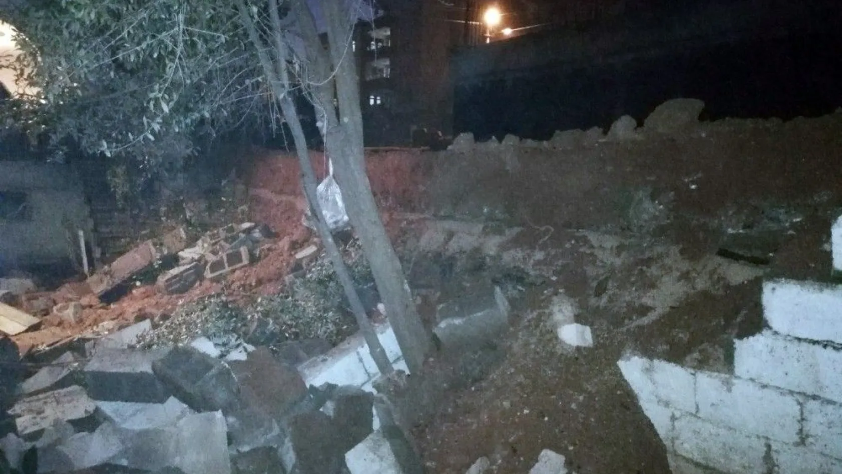 Kahramanmaraş'ta istinat duvarı çöktü
