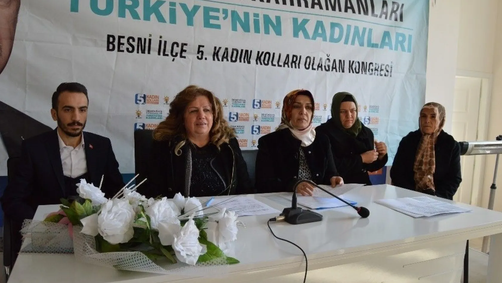AK Parti Besni Kadın Kolları Başkanlığına Semra Semiz seçildi
