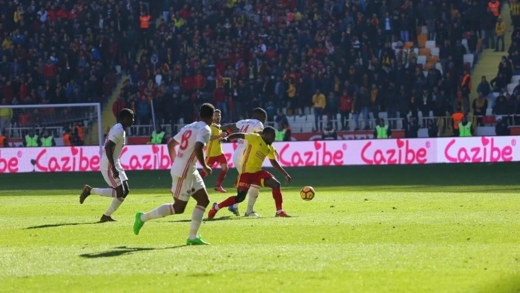 Azubuike, Antalyaspor maçında cezalı duruma düştü
