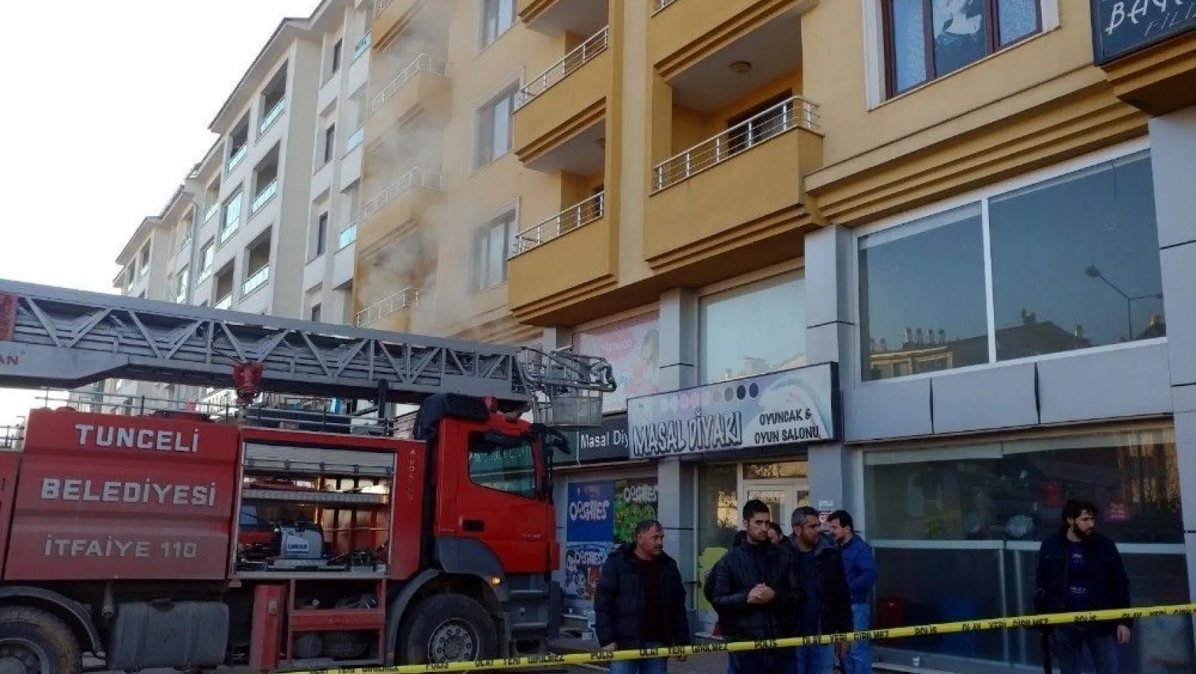 Tunceli'de iş yeri yangını
