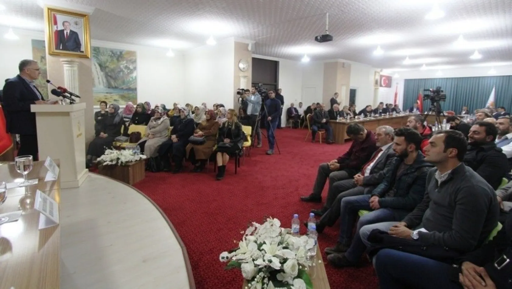 Maliye Bakanı Ağbal'dan belediye çalışmalarına övgü
