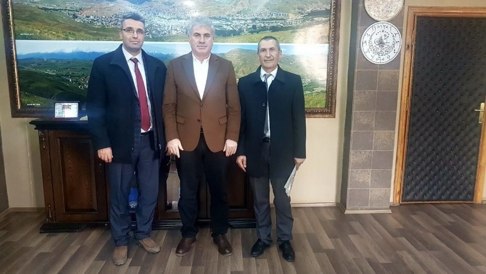 İhlas grubu'ndan Bayburt Belediye Başkanı Mete Memiş'e ziyaret
