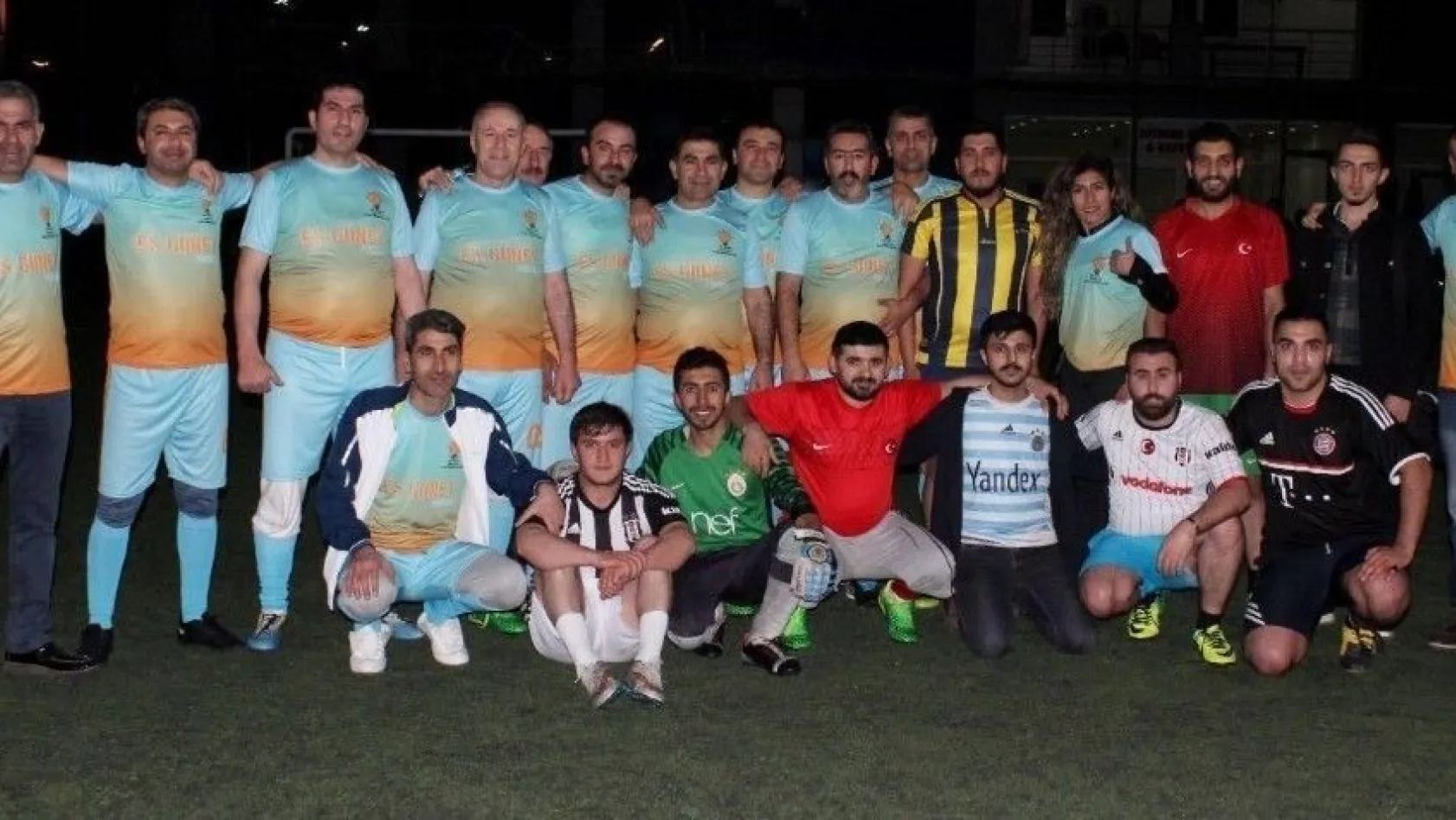 AK Partililer arasında dostluk maçı
