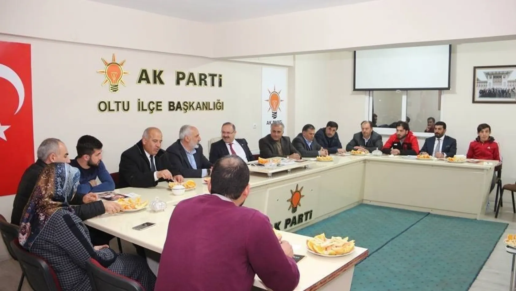 Milletvekili Deligöz, Ak Parti teşkilatını dinledi

