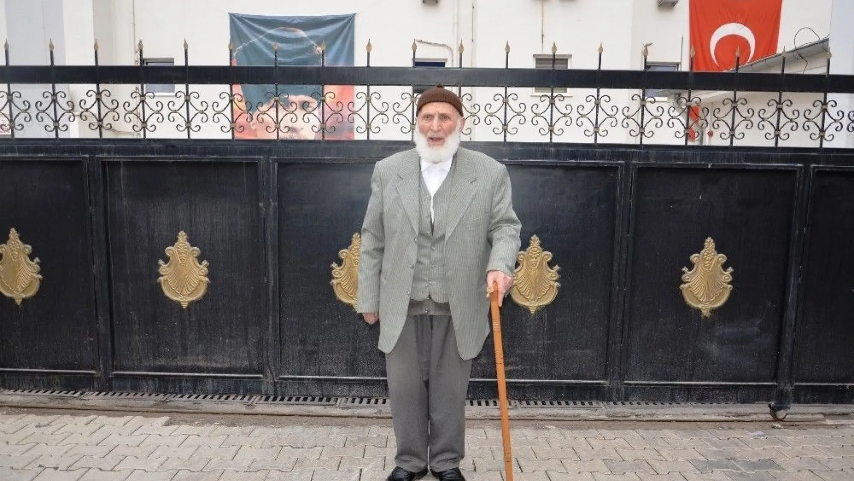 87 yaşındaki Ahmet Dede, Afrin'e gitmek istiyor
