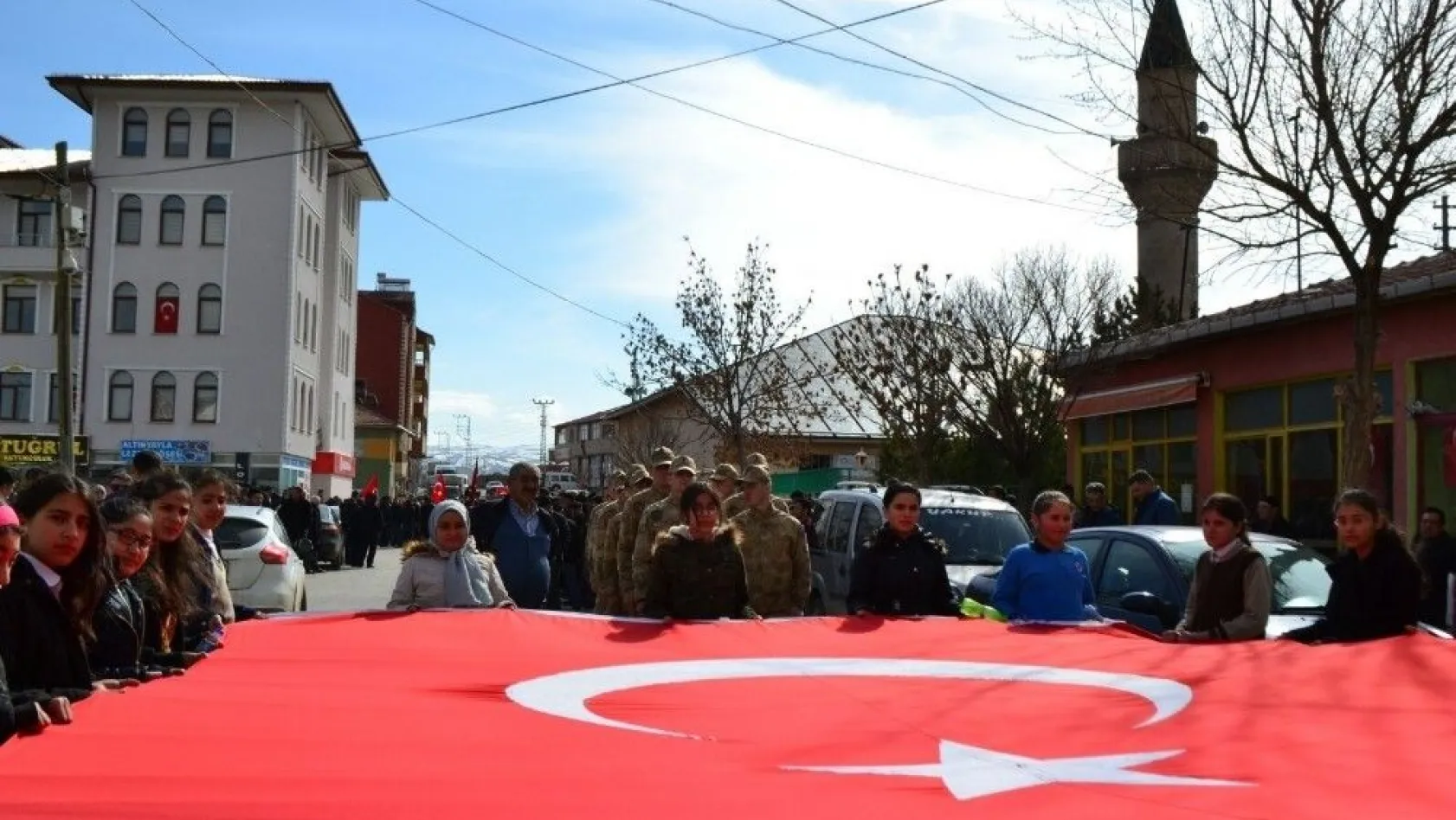 Altınyayla'da Zeytin Dalı Harekatı'na destek yürüyüşü
