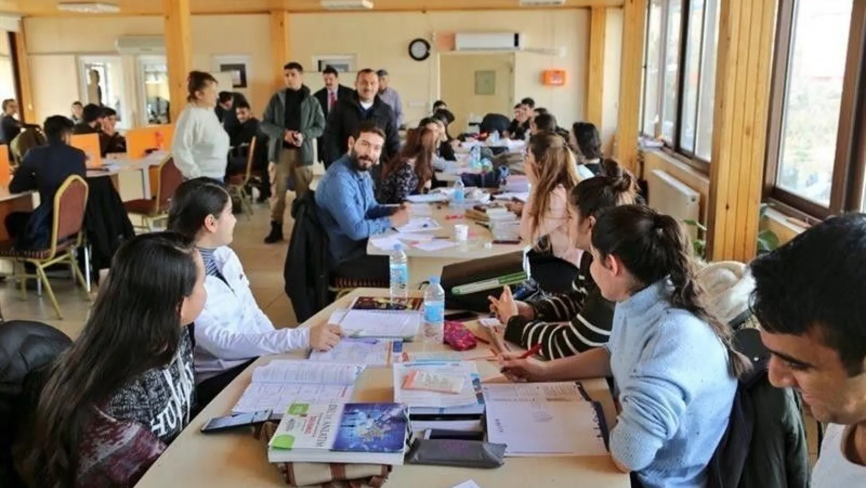 Tunceli Belediyesi kütüphanesi yenilendi
