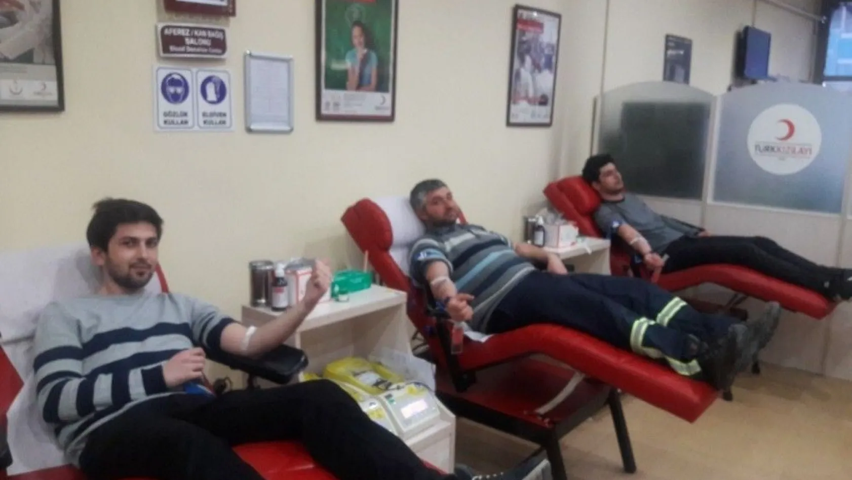 'Vatan sana kanım feda' kan bağış kampanyası
