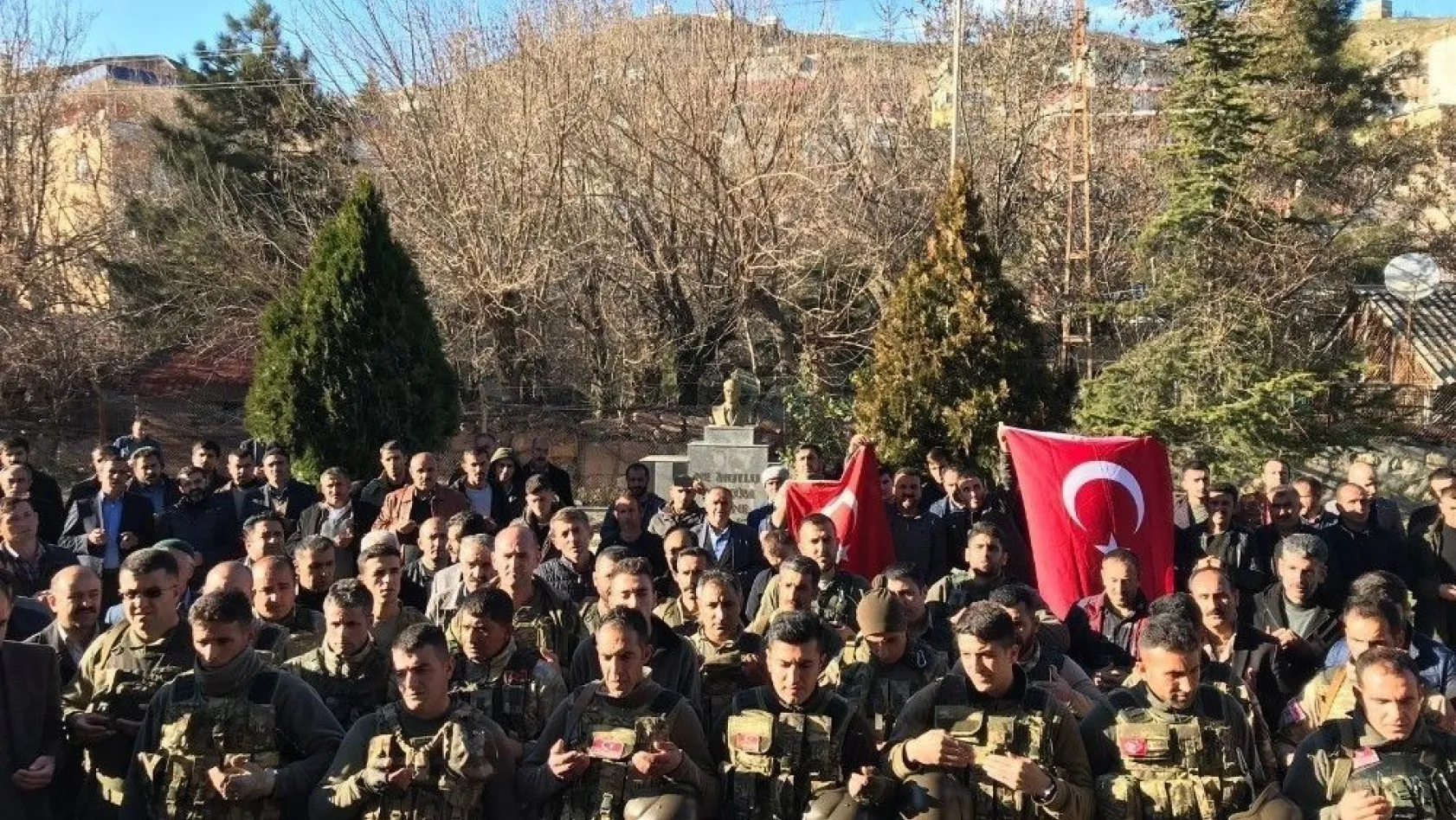 Kulp'ta 36 güvenlik korucusu Afrin'e uğurlandı
