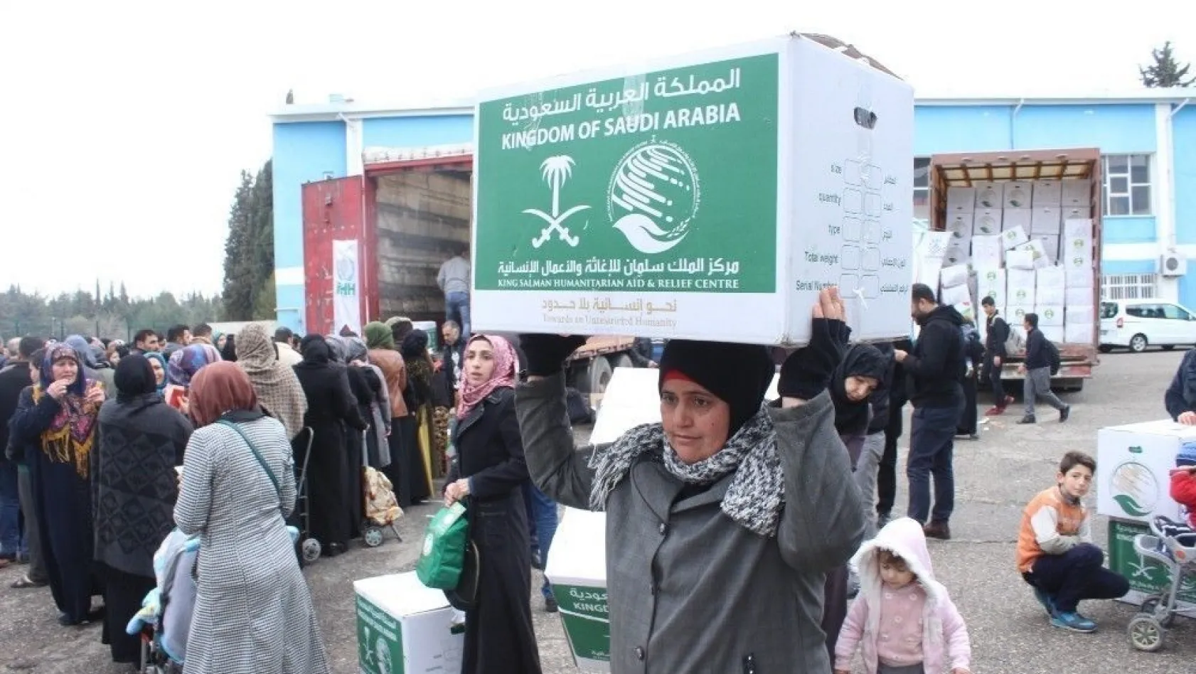 Suriyeli ailelere kışlık malzeme dağıtıldı
