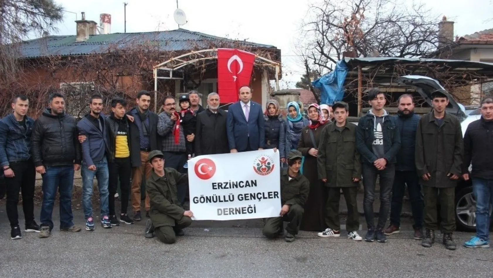 Erzincan'ın yöresel ürünleri Mehmetçiğe gönderildi
