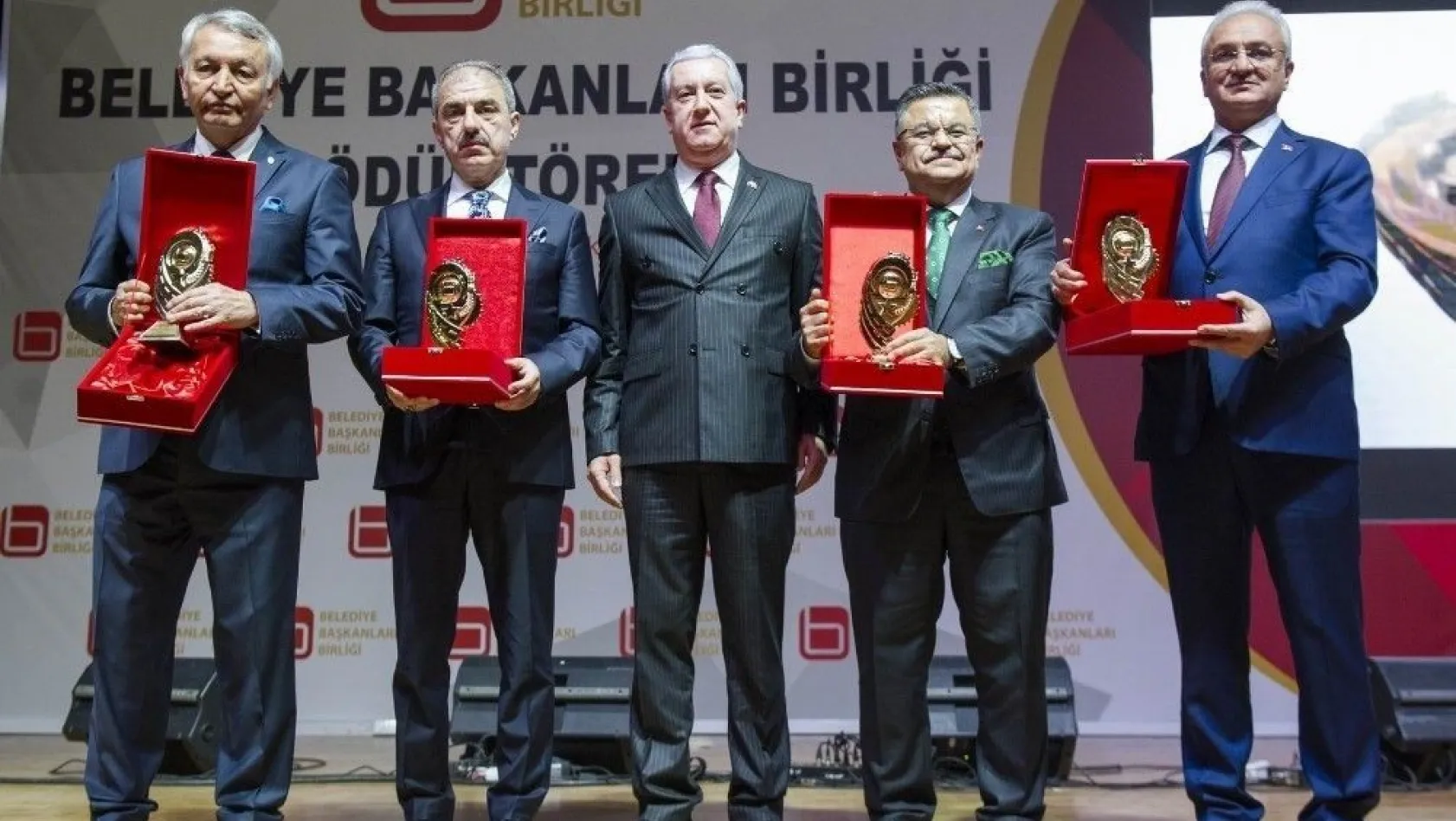 Belediye Başkanları Birliğinden Başkan Başsoy'a 3 Ödül
