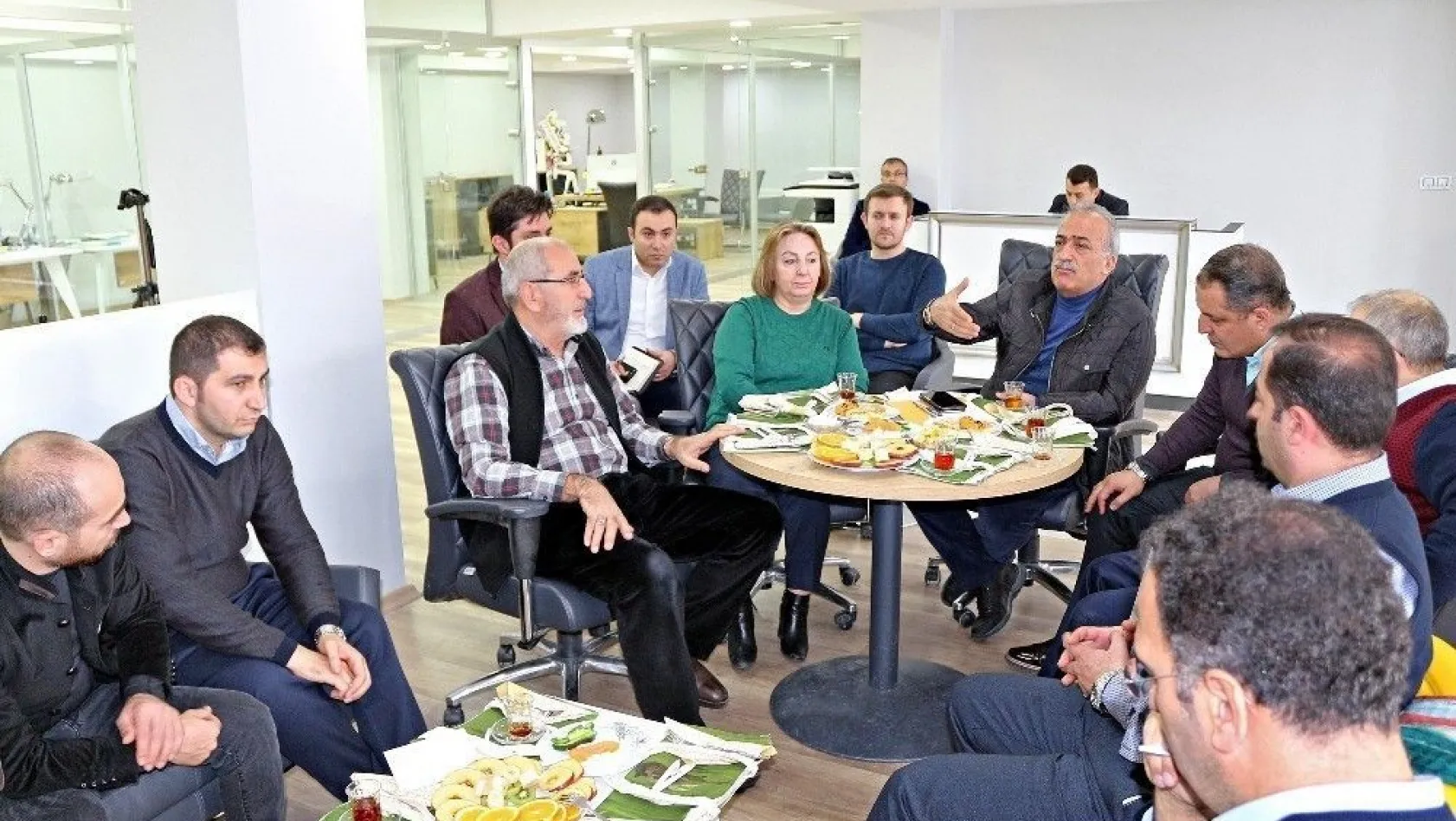 Atatürk Üniversitesi bünyesinde kurulan Kariyer Merkezine Rektör Çomaklı'dan ziyaret
