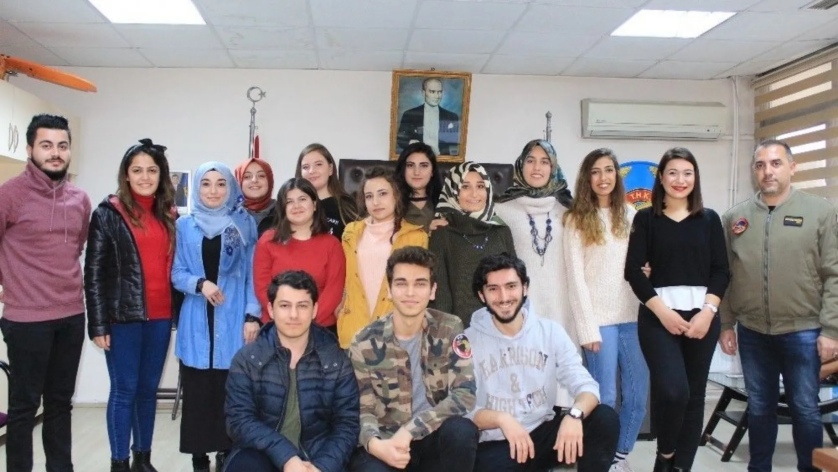 Türk Hava Kurumu uyuşturucudan uzak bir nesil için gençleri havacılığa yönlendiriyor

