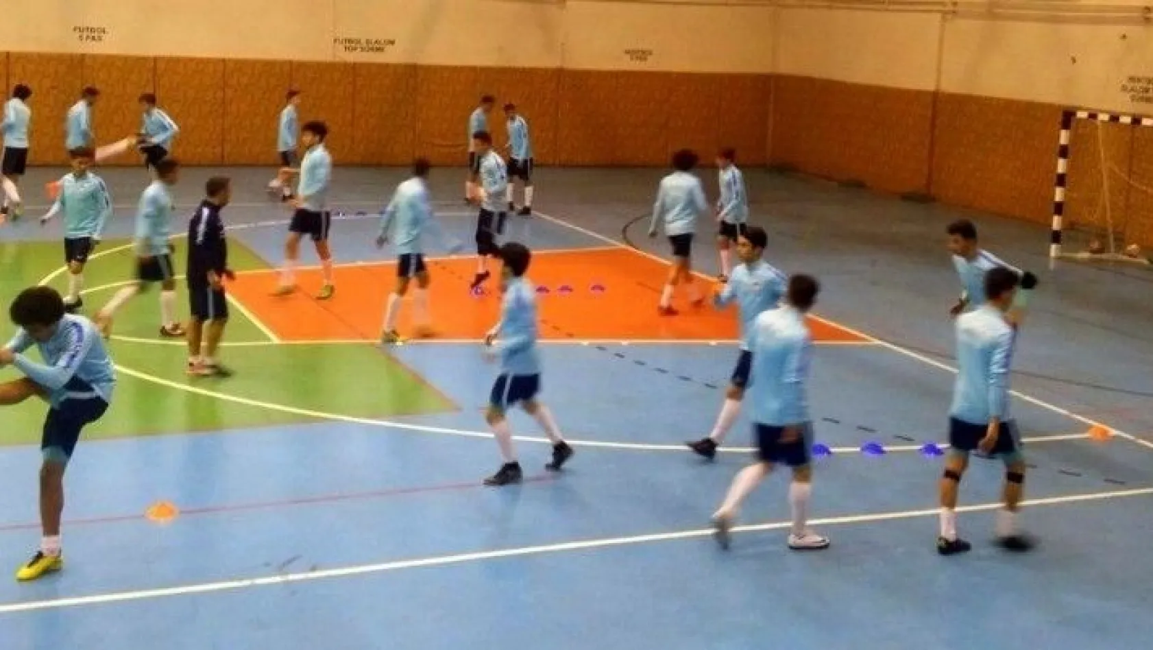 Yeni kurulan U19 Futsal Milli Takımı Erzurum'da kampa girdi

