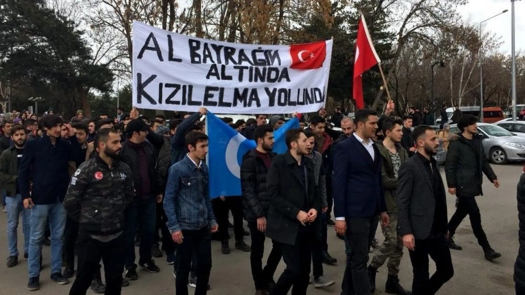 Erzurum'da binlerce üniversiteli Afrin için yürüdü
