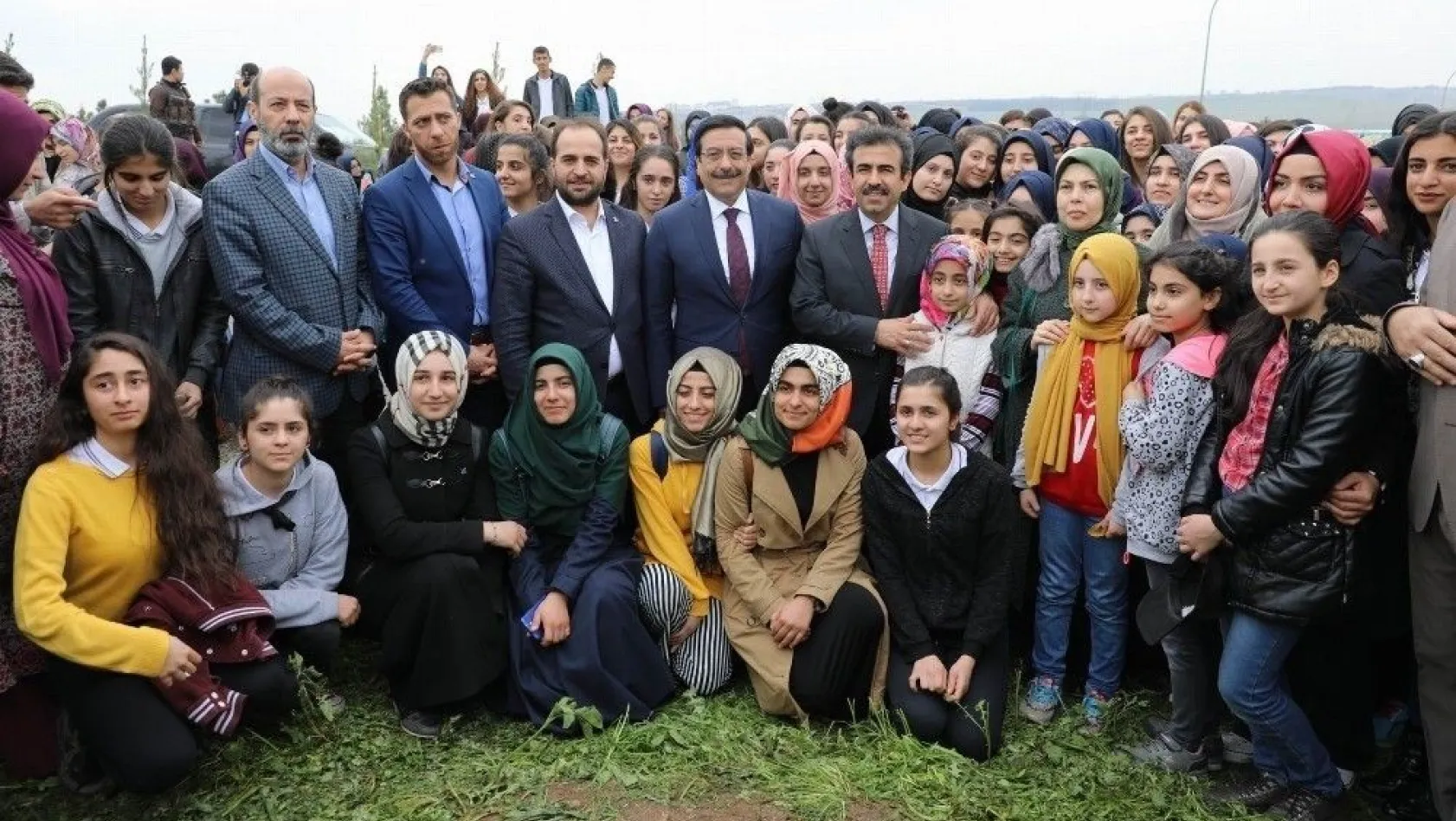 Tenzile Erdoğan Hatıra Ormanına Fidanlar Dikildi
