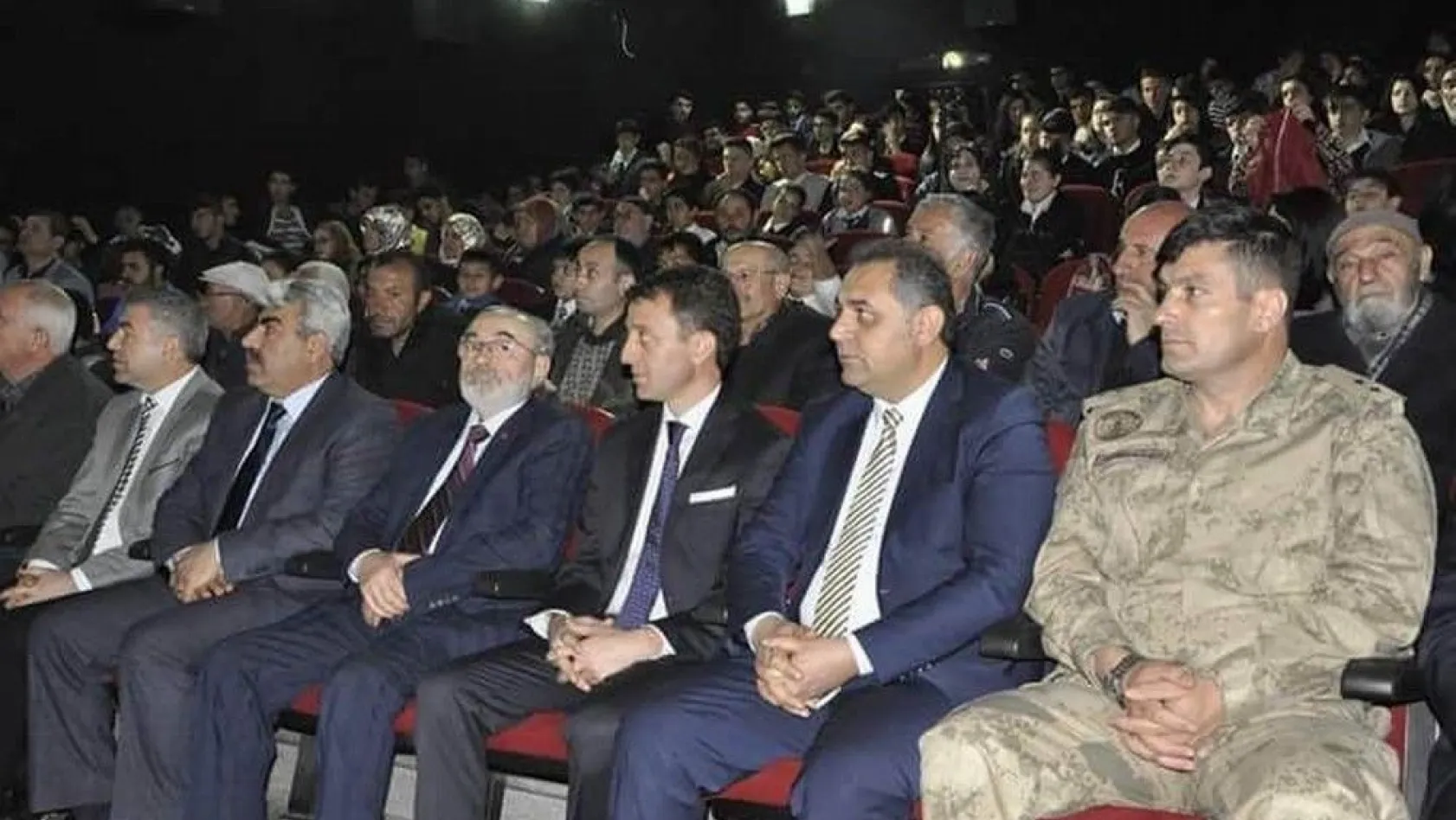 Gürün'de Çanakkale konferansı düzenlendi
