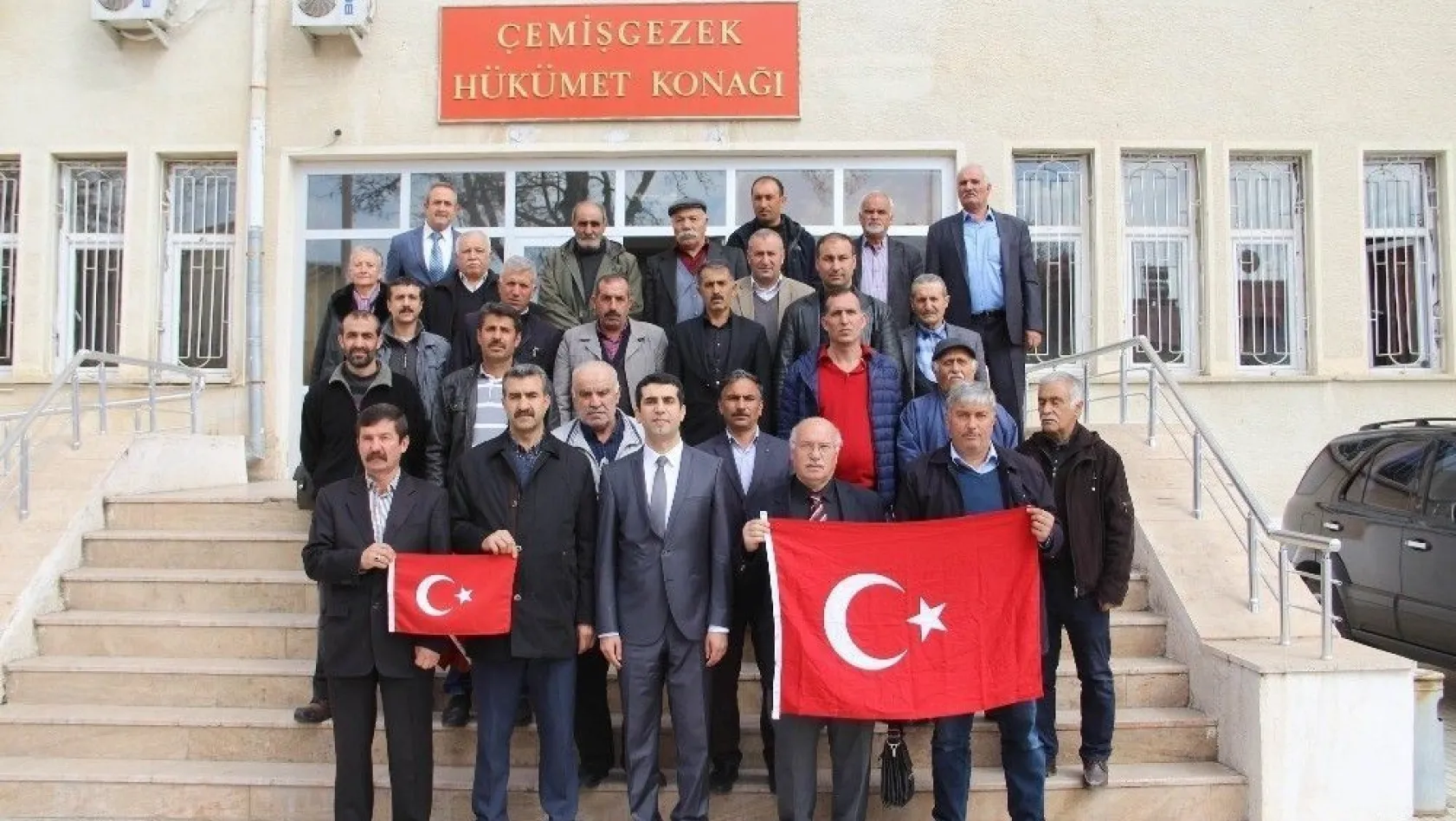 Tunceli'de muhtarlar maaşını Mehmetçik'e bağışladı
