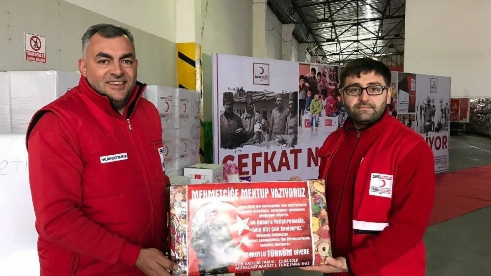 Türk Kızılayı'ndan Afrinde'ki sivillere giyecek yardımı
