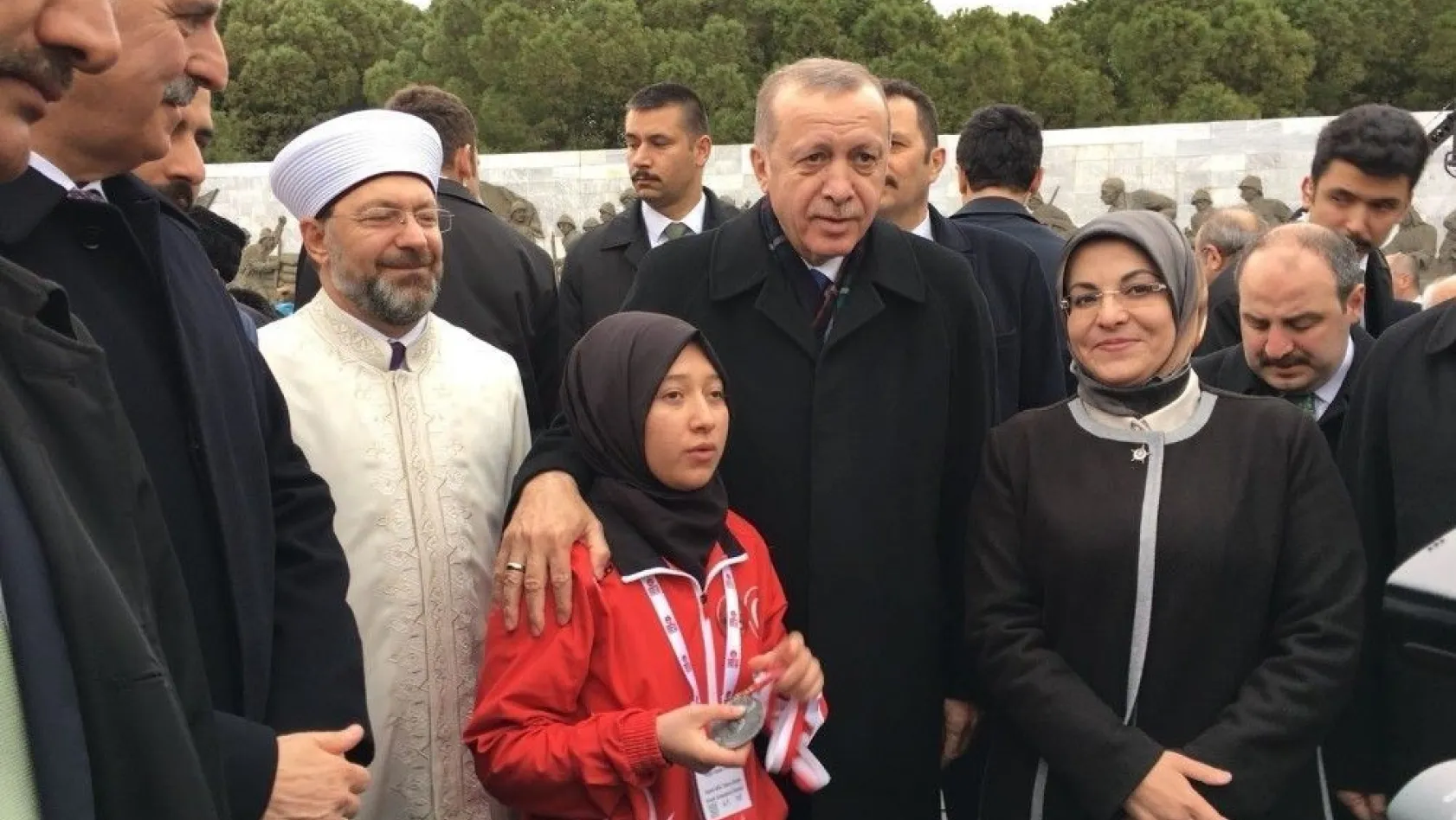Cumhurbaşkanı Erdoğan, Erzincanlı dünya ikincisi sporcuyu tebrik etti

