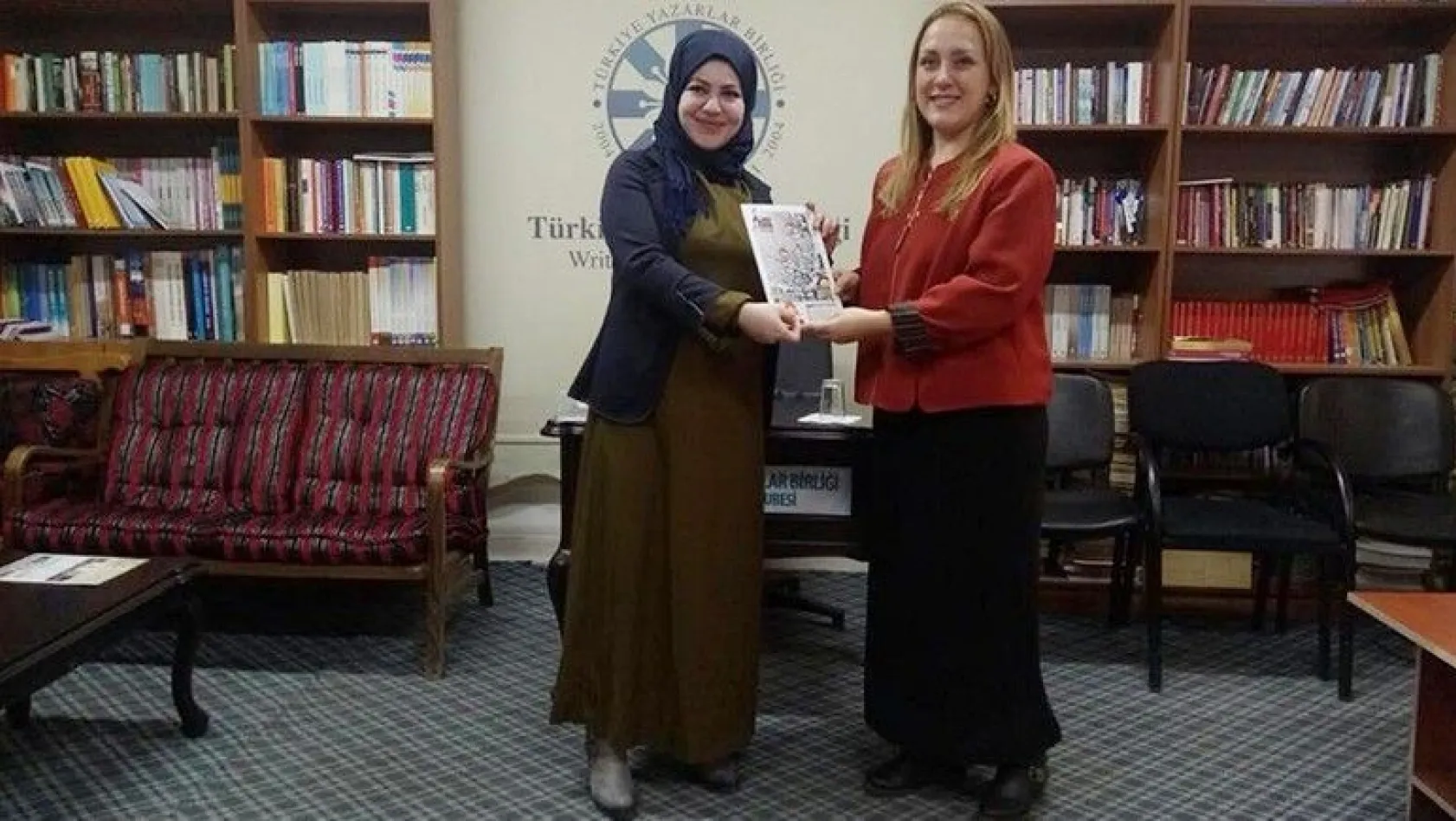 Ak Parti Kadın Kolları İl Başkanı Çelik TYB Erzurum Şubesi'ni ziyaret etti
