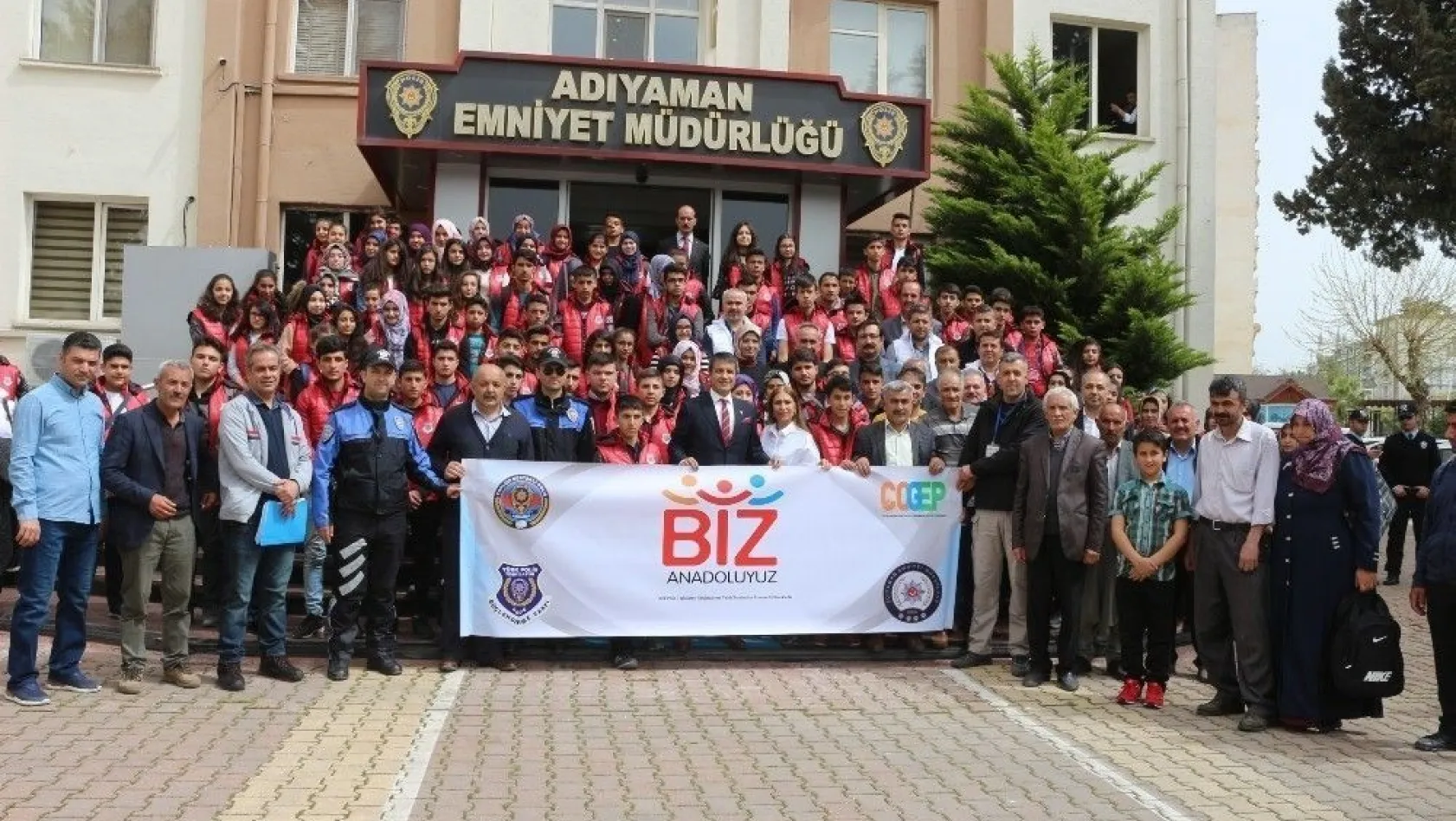 Adıyaman'dan İstanbul ve Çanakkale'ye 100 öğrenci uğurlandı
