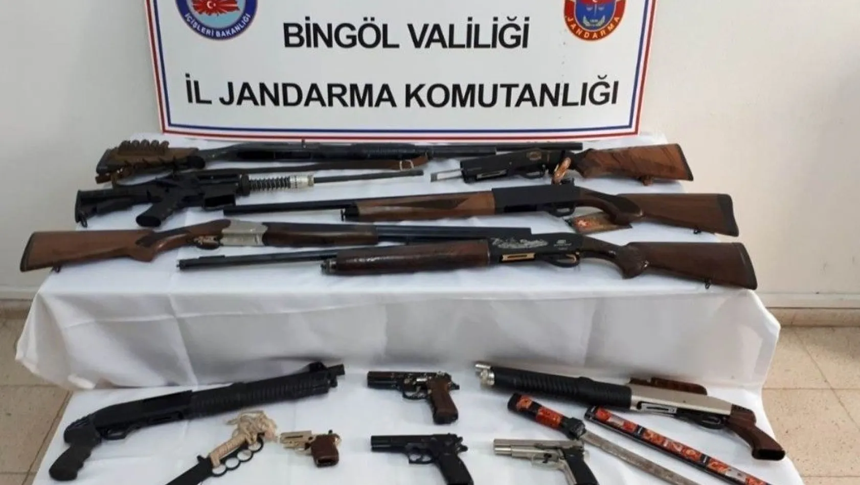 Bingöl'de silah kaçakçılarına operasyon: 11 gözaltı
