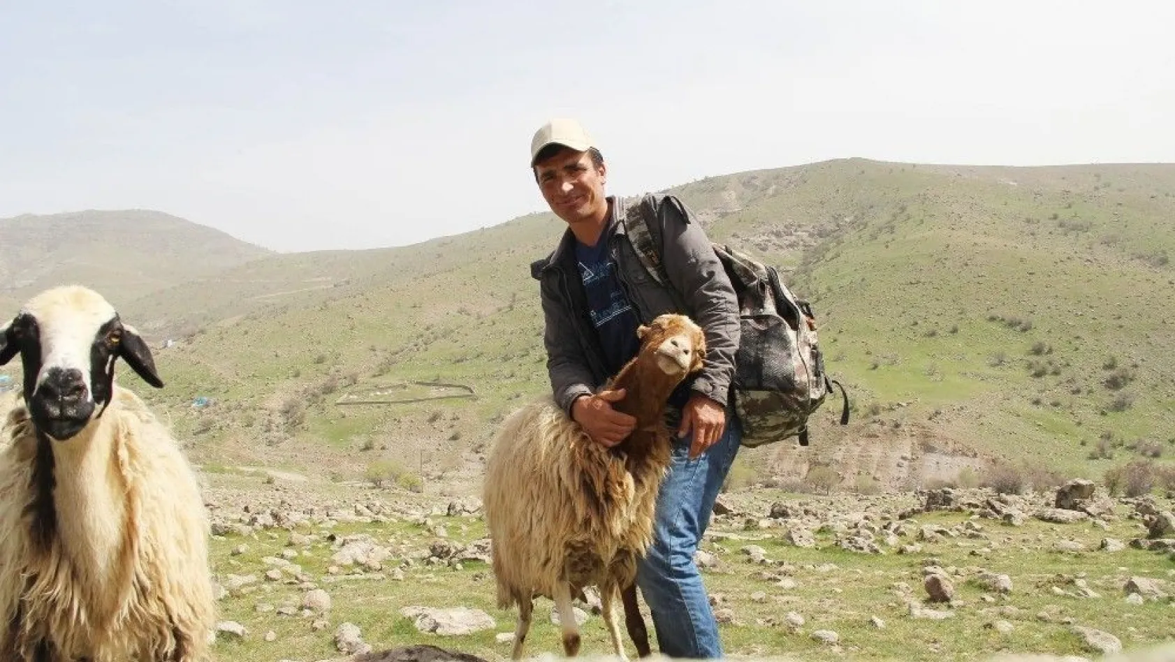 Sosyal medyada dikkat çeken çoban, İHA'ya konuştu