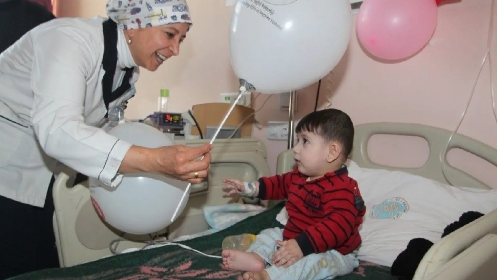 Erzurum BEAH'ta çocuklara eğlenceli tedavi
