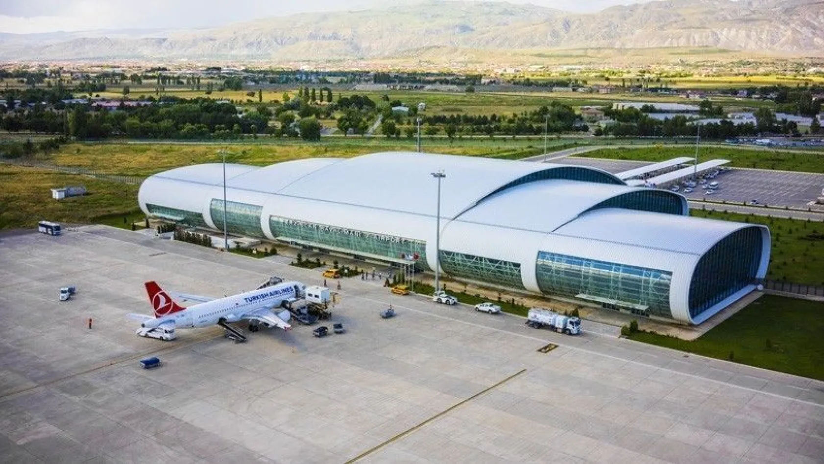 Erzincan Havalimanı'nda Mart ayında 40 bin 83 yolcuya hizmet verildi
