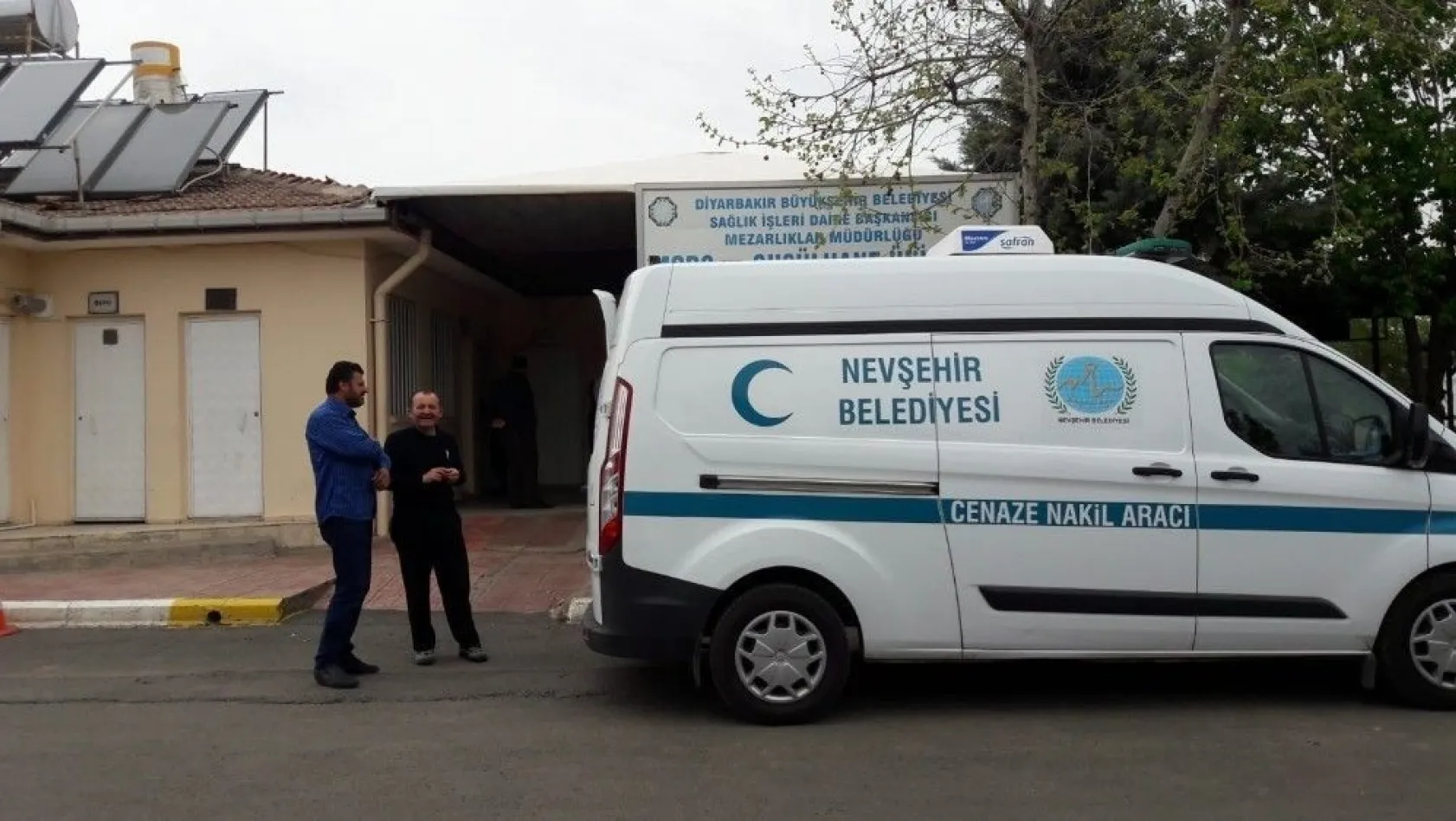 Ölü bulunan öğretim görevlisinin cenazesi Diyarbakır'a getirildi
