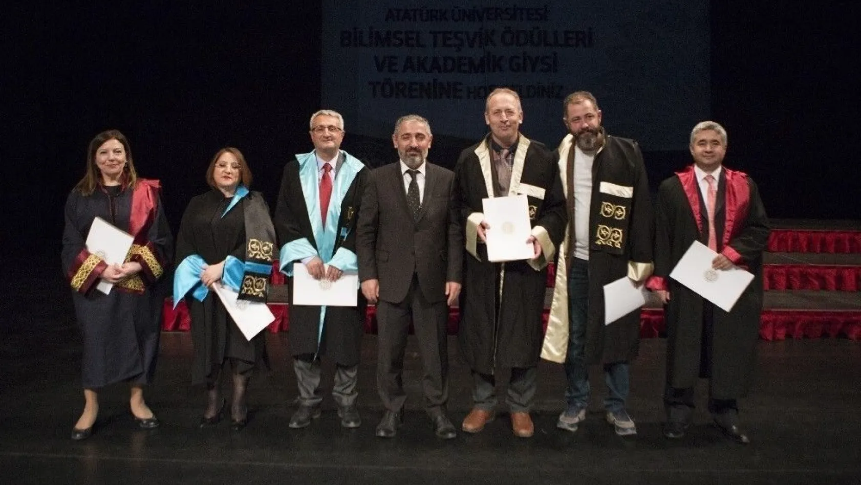 Atatürk Üniversitesi Bilimsel Teşvik Ödülleri ve Akademik Giysi Töreni gerçekleşti
