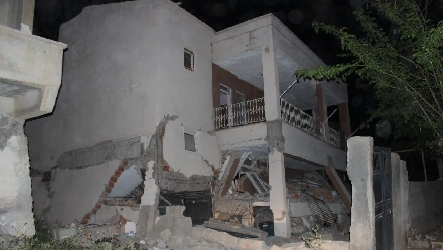 Samsat'ta 1 haftada 50 artçı deprem meydana geldi
