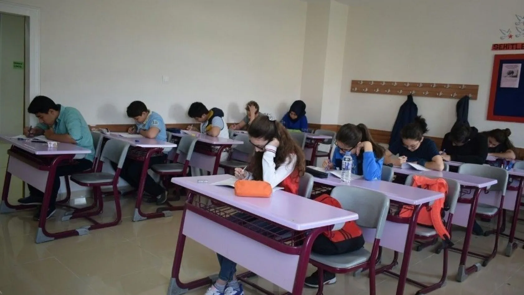 Yeni Hamle Koleji Anadolu Lisesi bursluluk sınavına yoğun ilgi
