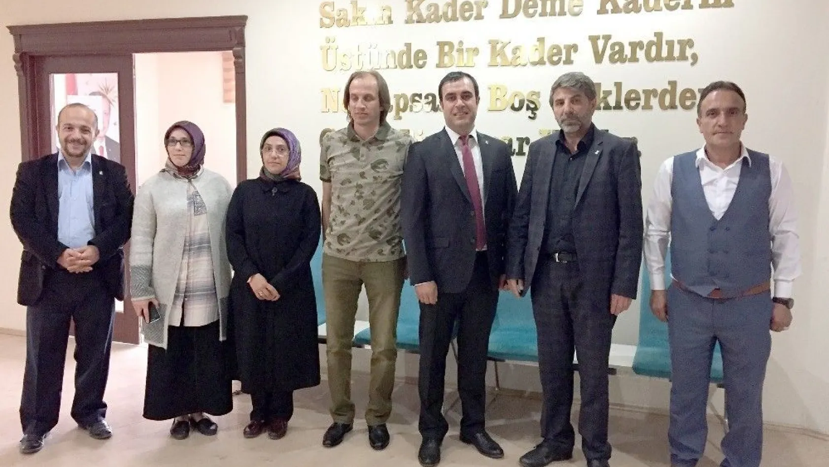Arif Karadağ'dan Aziziye İlçe Teşkilatına ziyaret
