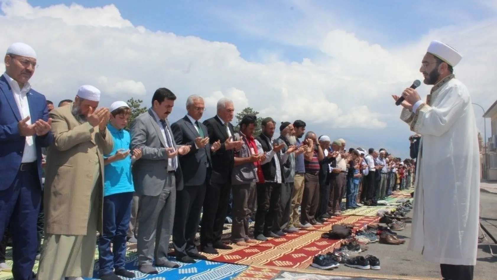 Erzincan'da cuma namazı öncesi yağmur duası yapıldı
