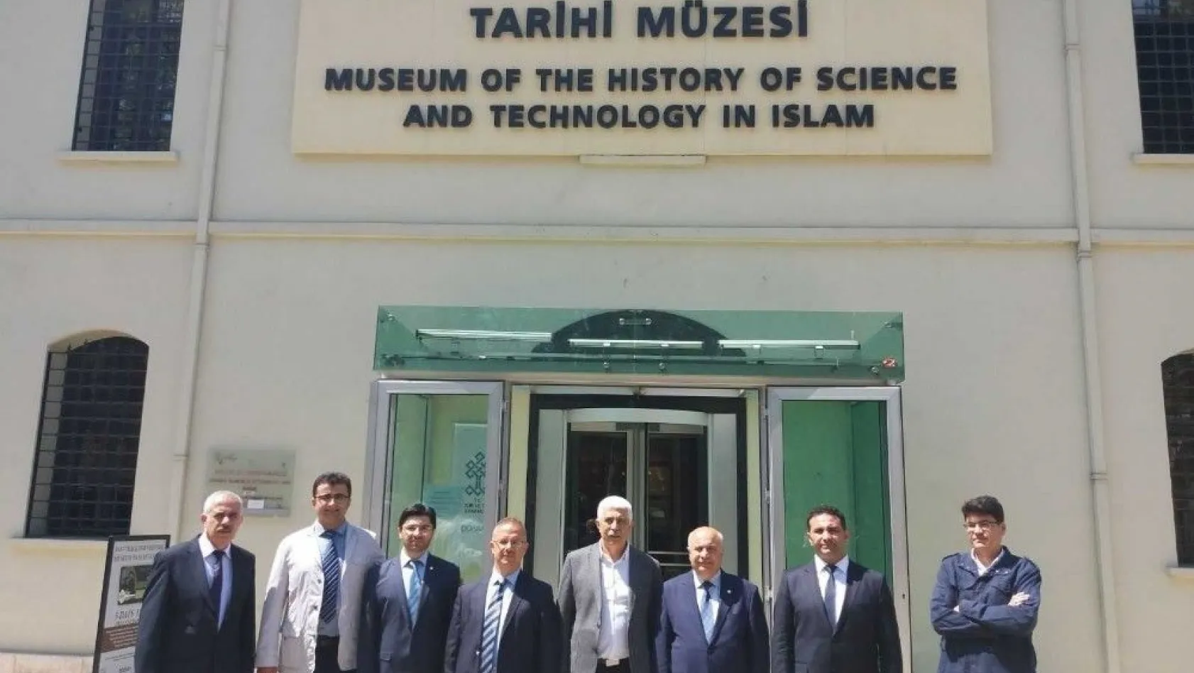 Rektör Gönüllü İslam Bilim Tarihi Araştırmaları Vakfı yönetimiyle bir araya geldi
