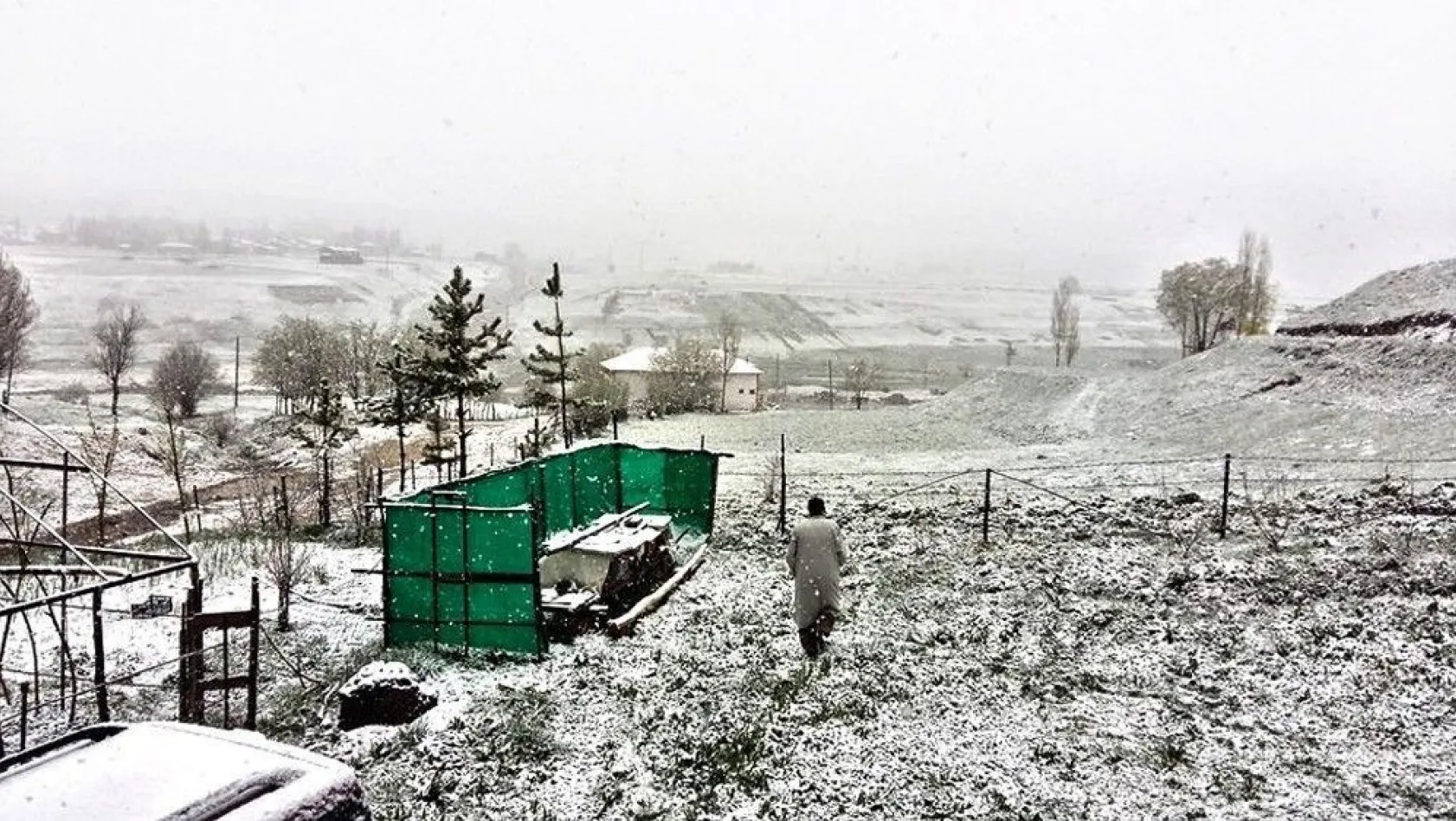 Erzurum'da Mayıs ayında kar yağdı
