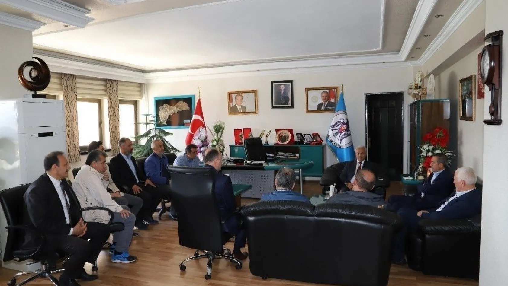 Anagold 24 Erzincanspor yöneticilerinden Başkan Başsoy'a ziyaret
